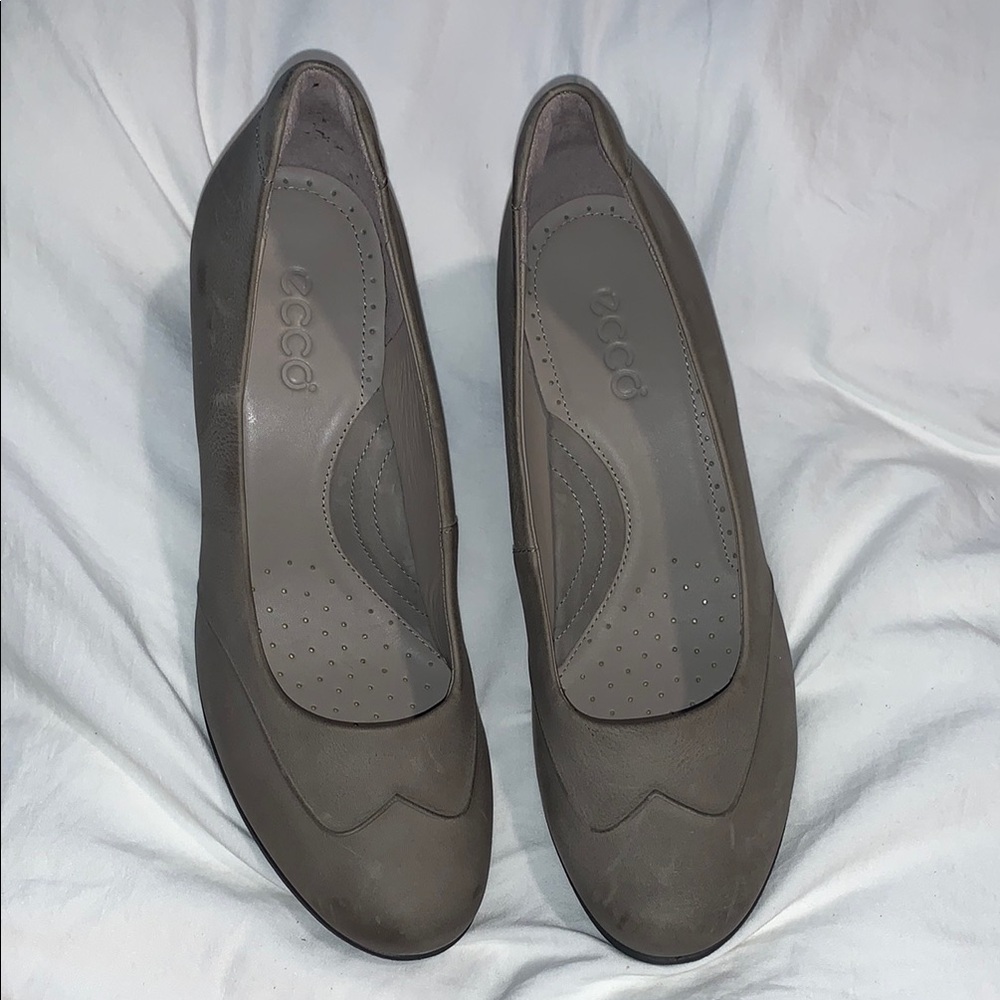 Ecco Gray Flats Versatile Comfort Loafers